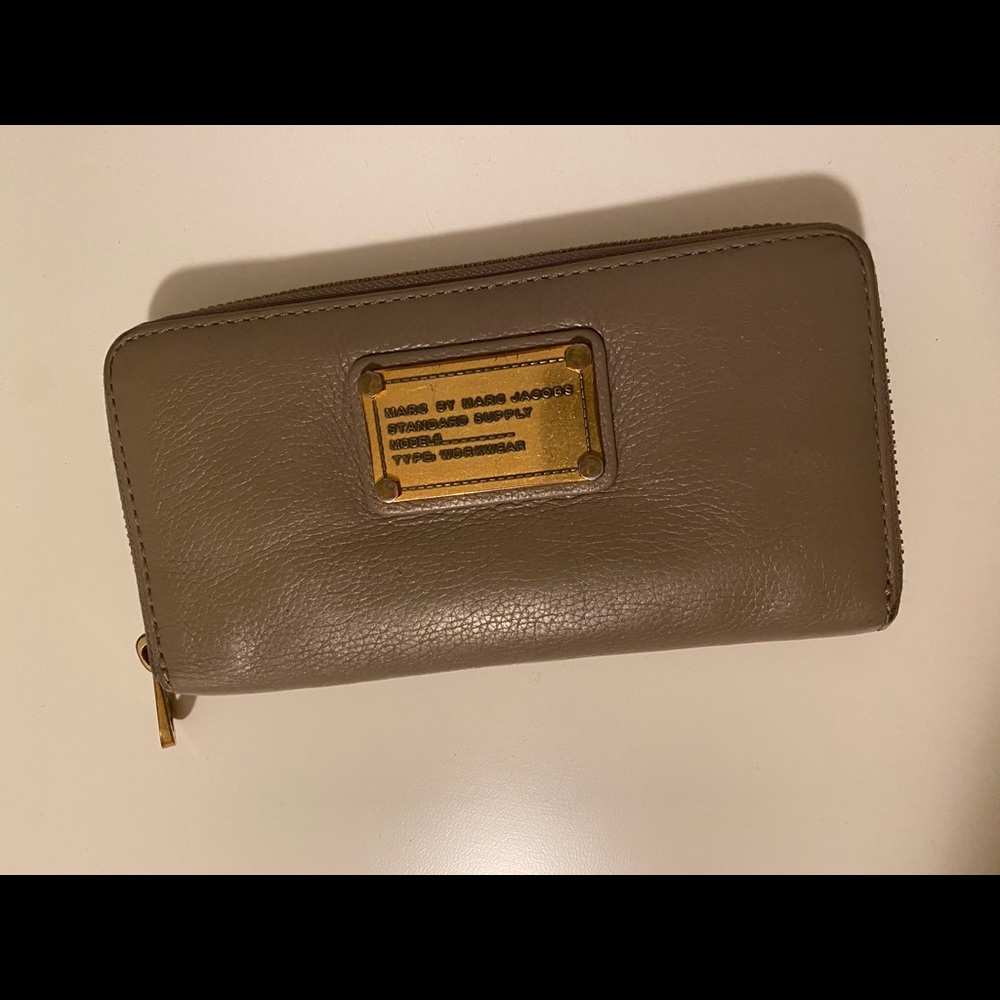 Marc by Marc Jacobs Q Slim Zip Wallet